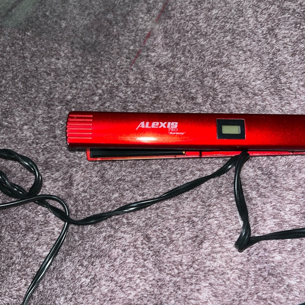 Alexis‎ Vibrant Red Hair Straightener